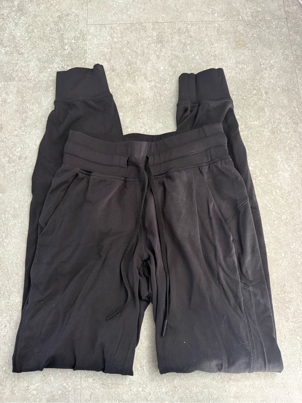 Black lululemon  jogger pants